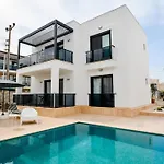 300m To 2 Bedroom Garden Floor Flat With Pool B1 - Yeni Dunya