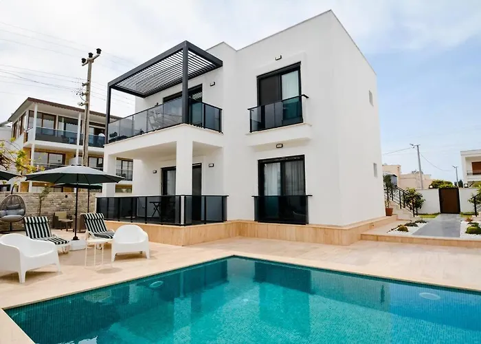 300m To 2 Bedroom Garden Floor Flat With Pool B1 - Yeni Dunya