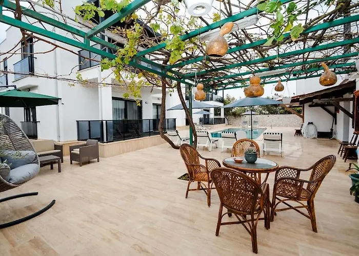 アパート 300m To 2 Bedroom Garden Floor Flat With Pool B1 - Yeni Duenya ボドルム